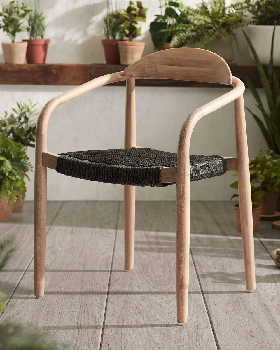 Simple Wood Dining Table With 4 Rattan Chairs